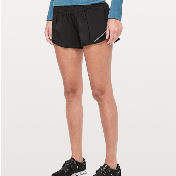lululemon athletica Pants - Lululemon shorty Hot Shorts 2 Black 2.5” size 6